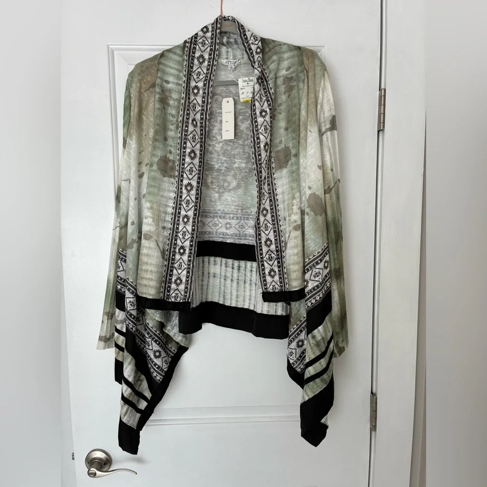 Patterned Cardigan with Geometric Design - Picture 1 of 5